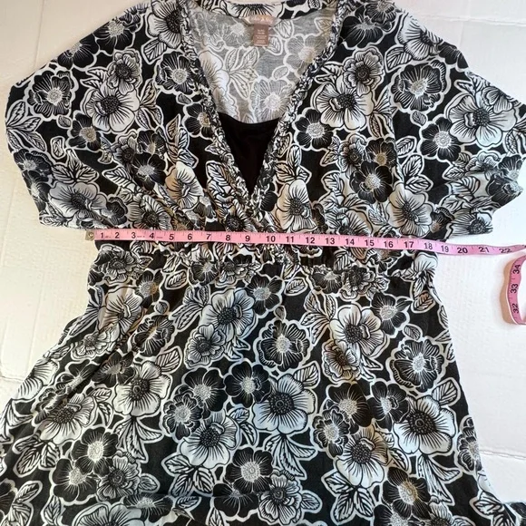 White Stag Black White Floral Wrap Dress XL 16/18 V-Neck Empire Waist - Picture 13 of 16
